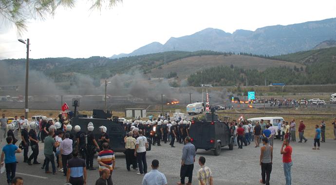 Terörist cenazeleri Pozantı'yı karıştırdı