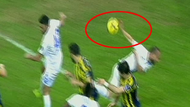 Erman Toroğlu tartışılan pozisyonu yorumladı