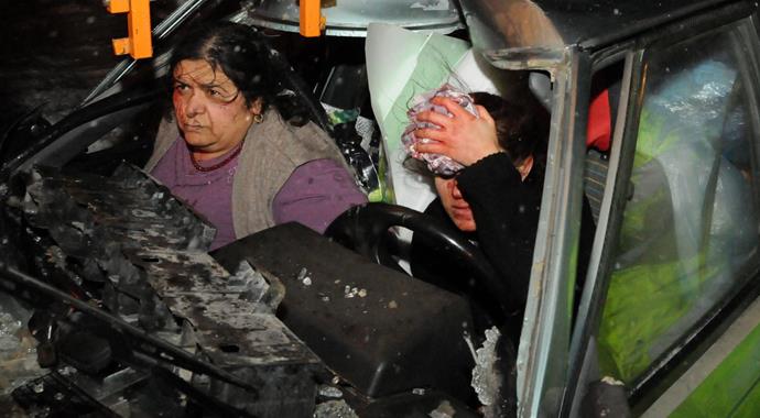 Çanakkale'de feci kaza: 3 yaralı