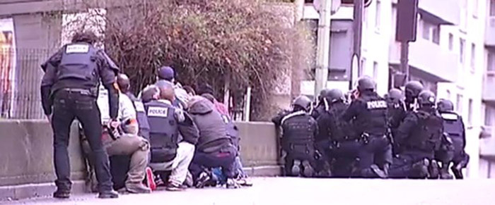 Fransa'da Charlie Hebdo saldırısı şüphelileri öldürüldü