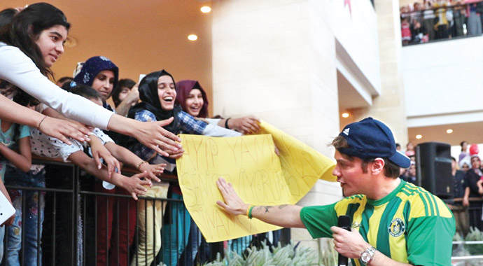 Sinan Akçıl: 1. lig şarkıcısıyım