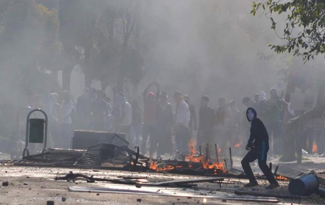 Siirt'te karakola saldırdılar, yaralı polisler var