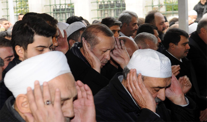 Cumhurbaşkanı Erdoğan'dan Osman Öztürk Hoca'ya son görev