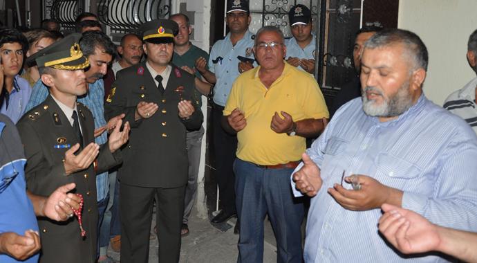 Dağlıca'da şehit olan askerlerin evine ateş düştü!