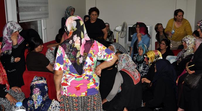 Dağlıca'da şehit olan askerlerin evine ateş düştü!