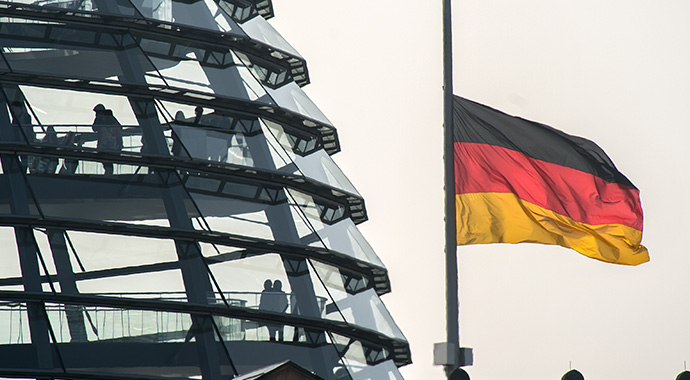 Valls: 'Enkazdaki arama çalışmaları uzun sürebilir'