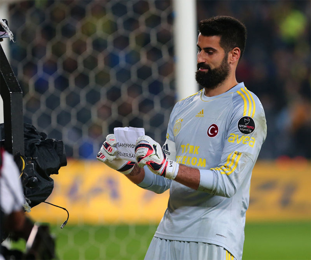 Volkan'dan Galatasaray ve Mancini'ye 'kağıt' göndermesi