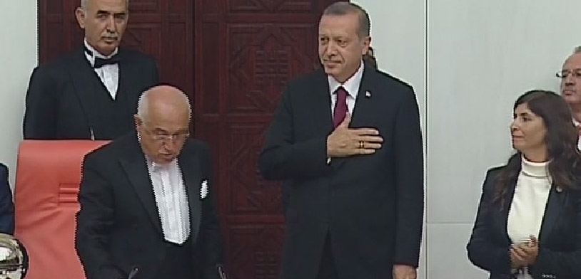 Erdoğan yemin ederek görevine başladı