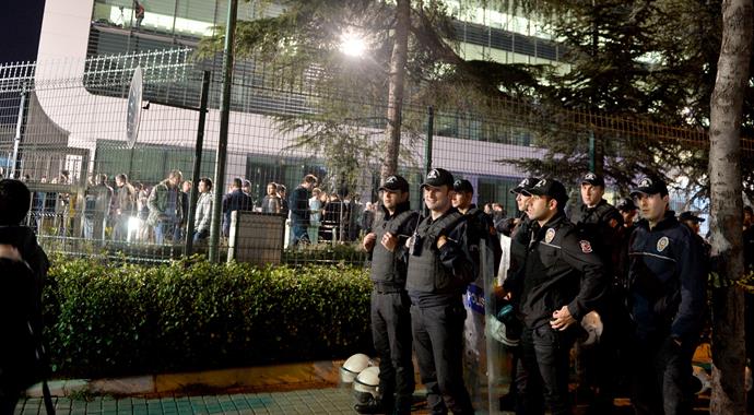Zaman gazetesinde polis araması