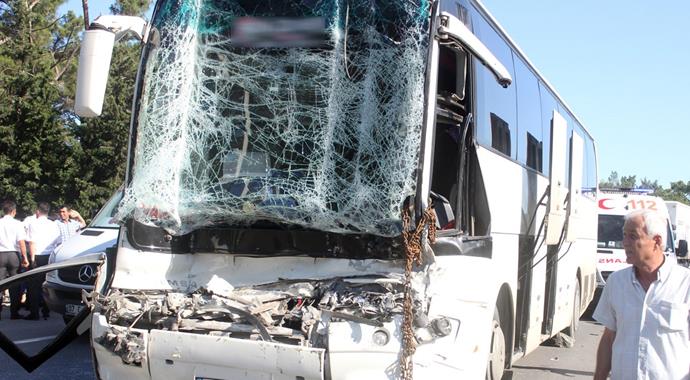 Zincirleme trafik kazası: 20 yaralı