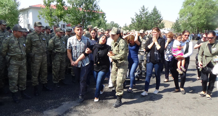 Şehit cenazesinde gözyaşları sel oldu
