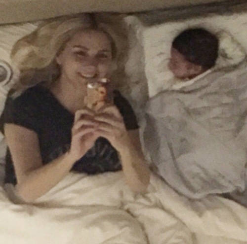 Ece Erken'den sürpriz