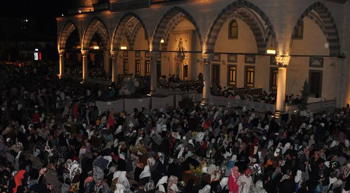 2015 Kadir Gecesi / TESBİH NAMAZI NASIL KILNIR (Kadir Gecesi Neler Yapılmalı)