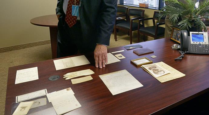 Abraham Lincoln'un saçına 25 bin dolar