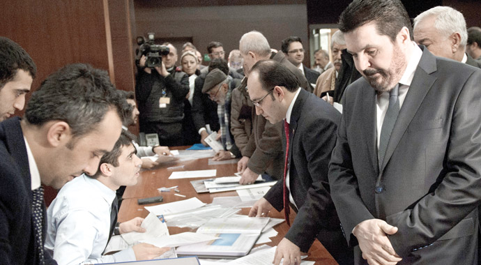 AK Parti'ye 6 bin başvuru! Adaylar birbirinden renkli