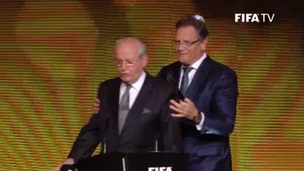 Ahmet Çakar Fransa'yı ayağa kaldırdı