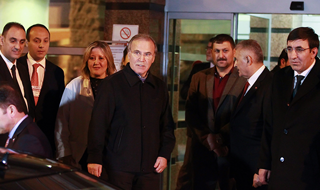 AK Parti'li Mehmet Ali Şahin'in eşi hayatını kaybetti