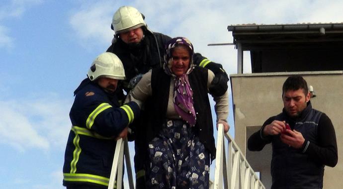 Aksaray'da çıkan yangında can pazarı