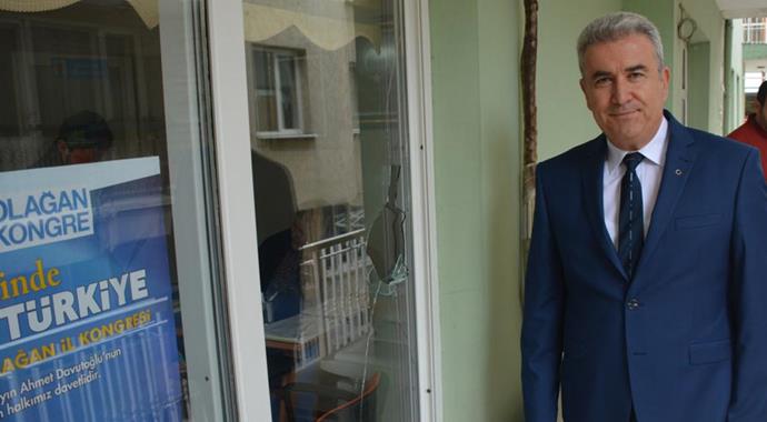 Azmir'de AK parti binasına saldırı