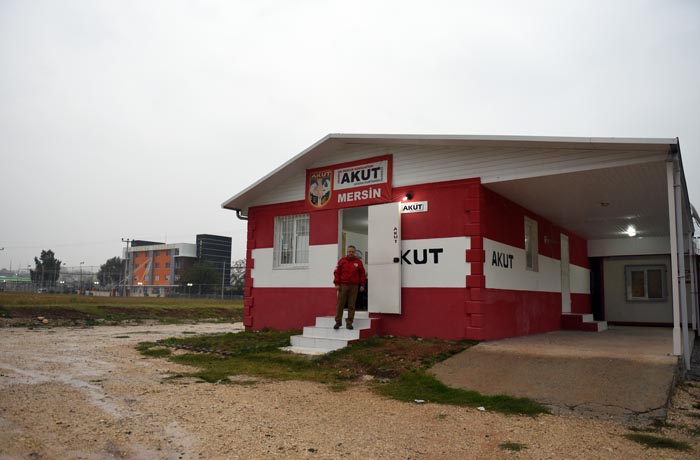 Mersin'de AKUT'un malzemesi çalındı