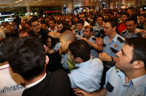 Alex de Souza İstanbul'da!