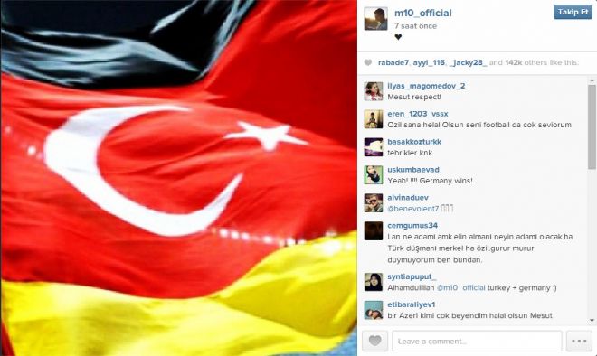 Mesut Özil maç sonrası paylaştığı bu kare gönülleri fethetti