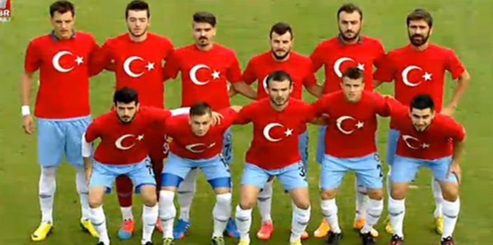 Altay Futbol Takımı maça ay yıldızla çıktı!