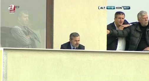 Altay Futbol Takımı maça ay yıldızla çıktı!