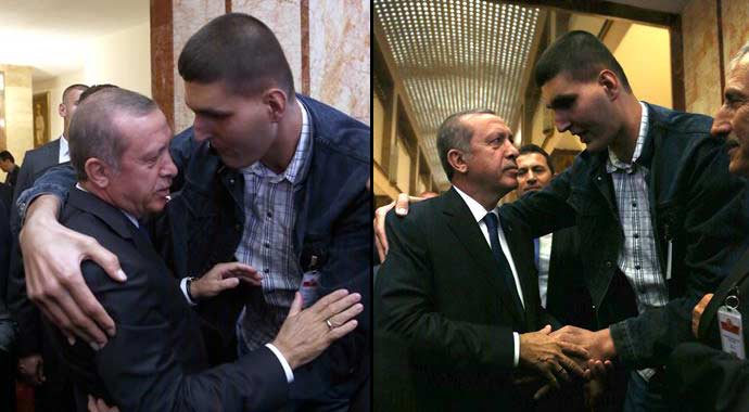 Başbakan Erdoğan'a öyle bir sarıldı ki!