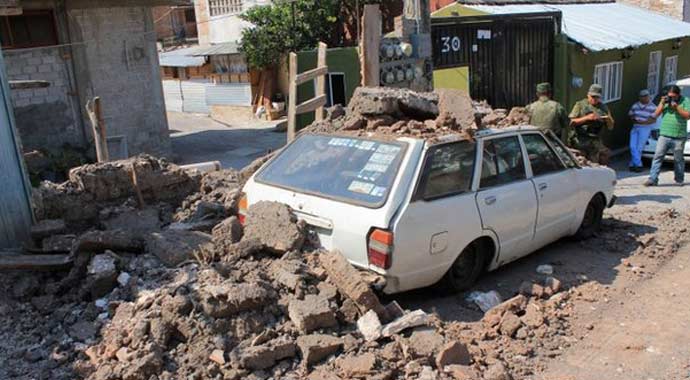 Amerika depremle sarsıldı: 2 ölü