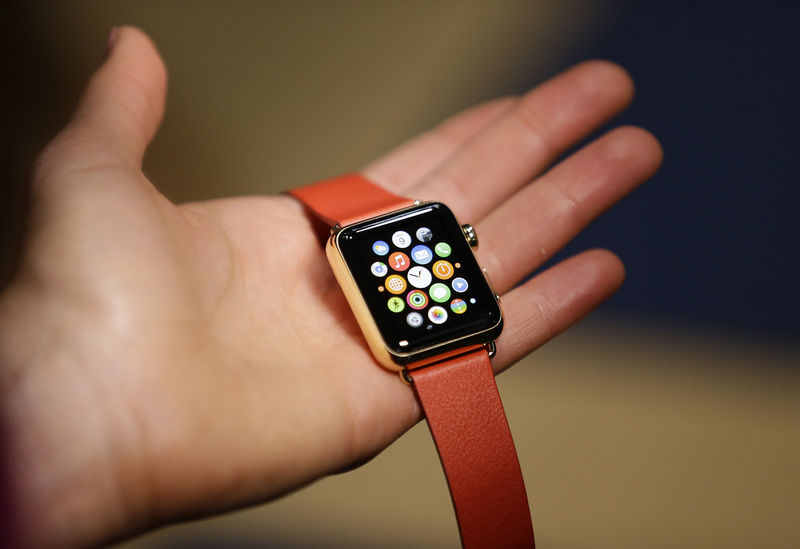 Apple bombayı patlattı! İşte Apple Watch'i teknik özellikleri ve görünümü