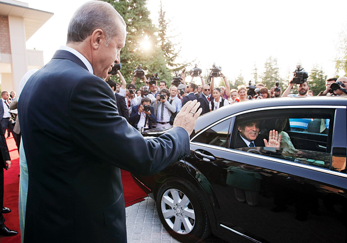 Apoletle değil milletle Köşk'te