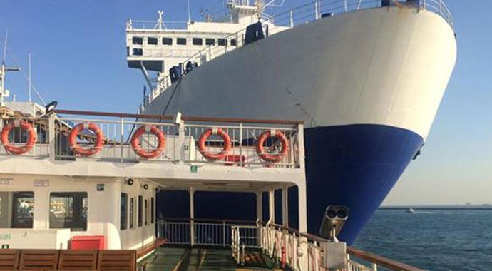 Arabalı vapur Boğaz'da sürüklendi
