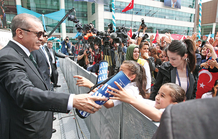 Başbakan Erdoğan: 'Taksim yol geçen hanı değil'