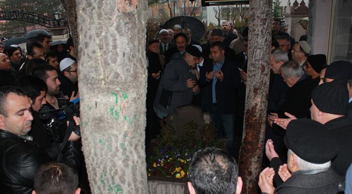 Seyyid Abdülhakim Arvasi Hazretleri dualarla anıldı