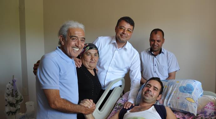 Edip Akbayram'dan moral ziyareti