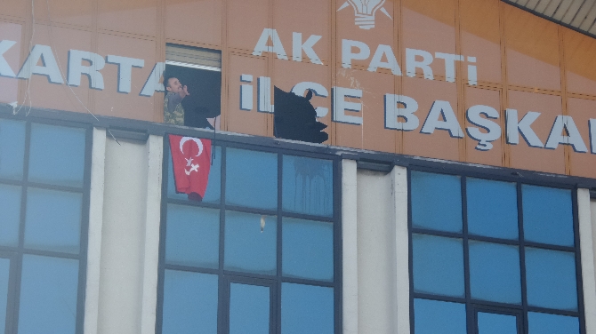 AK Parti binasına silahlı baskın !