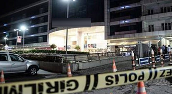 Avcılar'da AVM'ye uzun namlulu silahla saldırı