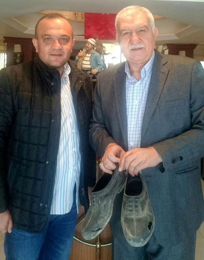 Madenci babasının lastik ayakkabıları müzeye konulacak