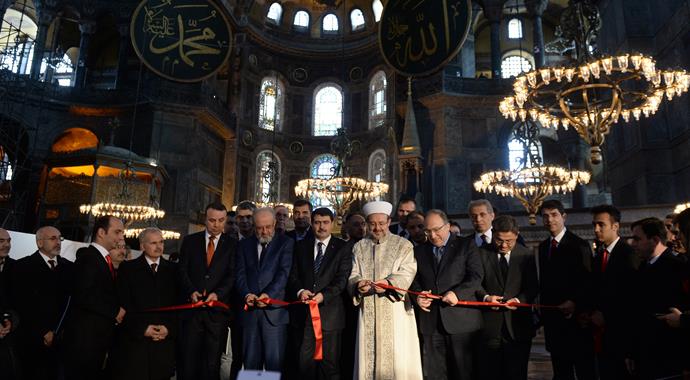 85 yıl sonra Ayasofya'da Kur'an-ı Kerim okundu