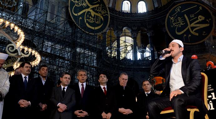 85 yıl sonra Ayasofya'da Kur'an-ı Kerim okundu