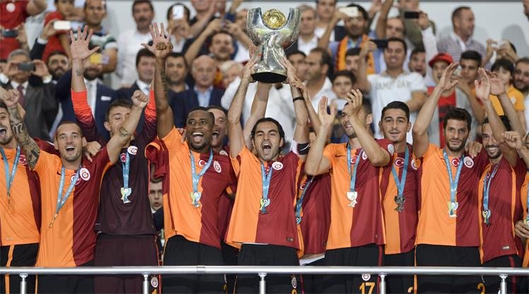 Galatasaray'da tarihi operasyon!