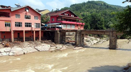 Zonguldak'ta selin yaraları sarılıyor