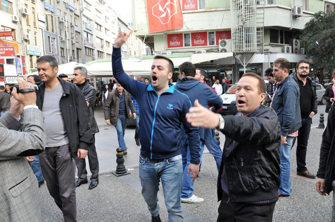 Balıkesir'de Kobani protestosunda HDP'liler ile vatandaşlar arasında arbede
