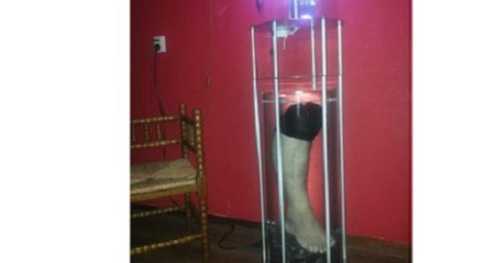 Kesilen bacağından lamba yaptı,290 Bin TL'ye satışa çıkardı