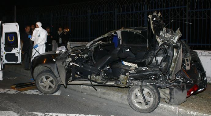 Bakırköy'de feci kaza: 1 ölü, 2 yaralı