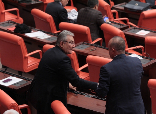 Deniz Baykal ve Bakan Çavuşoğlu görüştü
