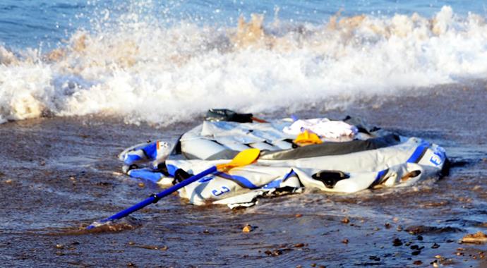 Bodrum'da göçmen faciası! 2 bot battı