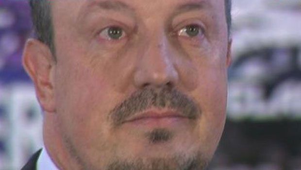 Rafael Benitez ağlaya ağlaya imza attı