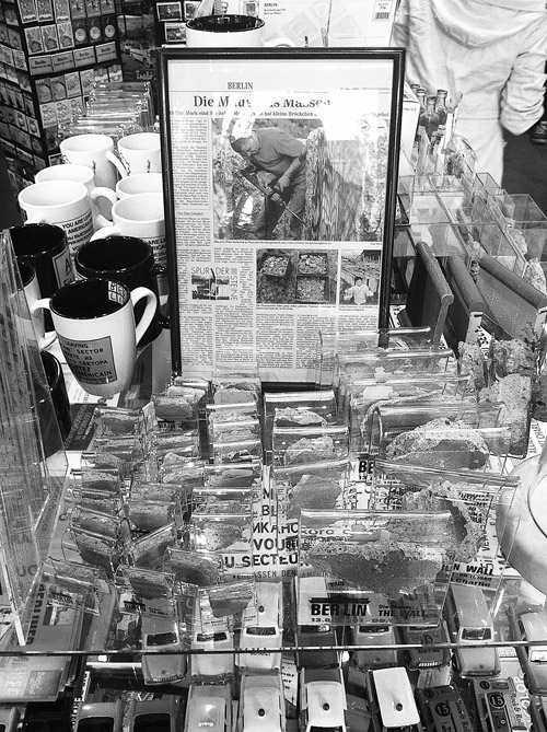 Çin malı Berlin duvarı!